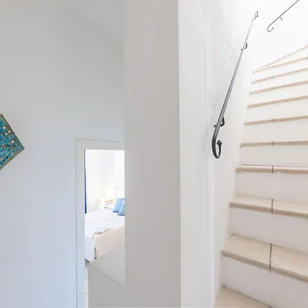 Complex With Pool And Sea View Apartment *