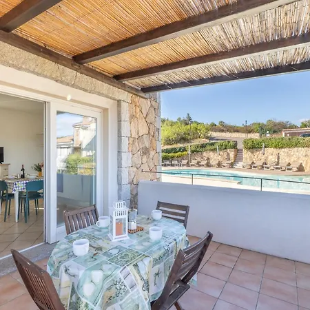 Complex With Pool And Sea View Apartment