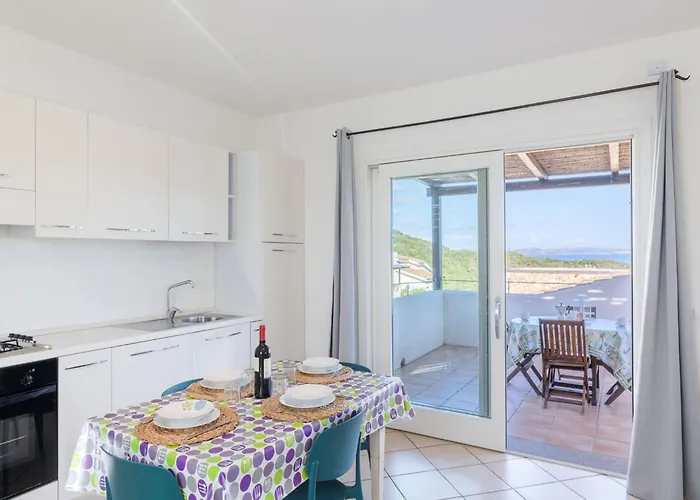 Complex With Pool And Sea View Apartman Baja Sardinia