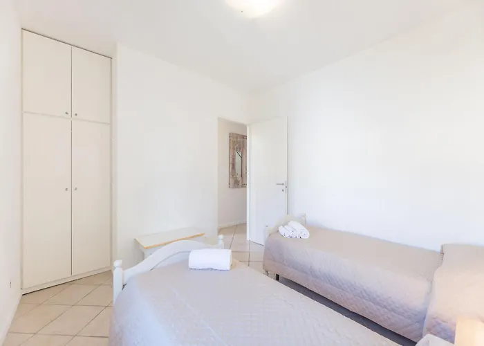 Apartman Complex With Pool And Sea View *