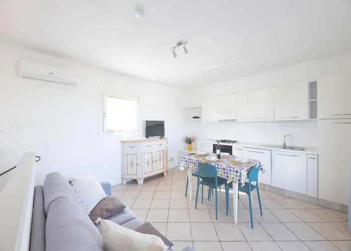 Complex With Pool And Sea View Apartman Baja Sardinia