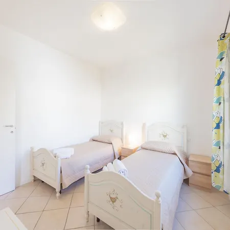 Complex With Pool And Sea View Lejlighed