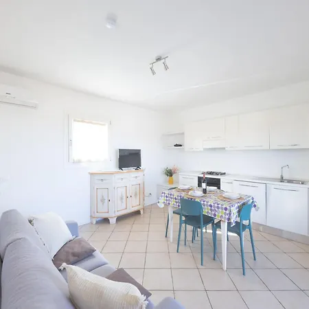 Complex With Pool And Sea View Apartamento Baja Sardinia