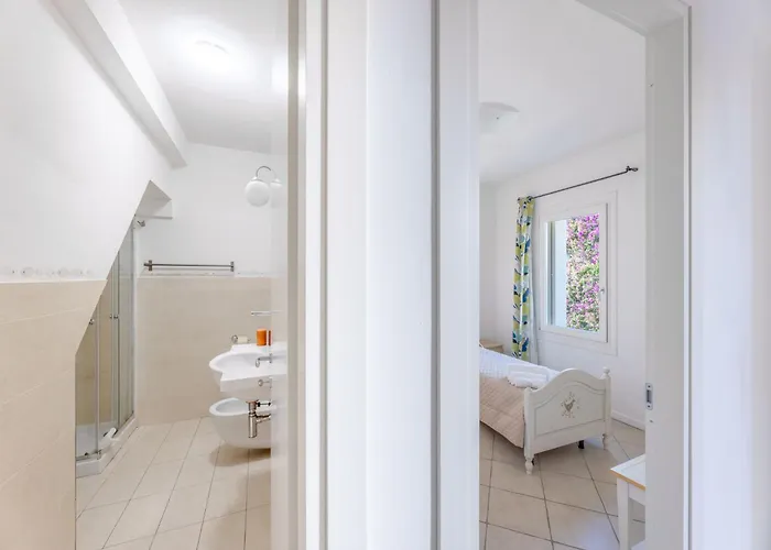 Complex With Pool And Sea View *