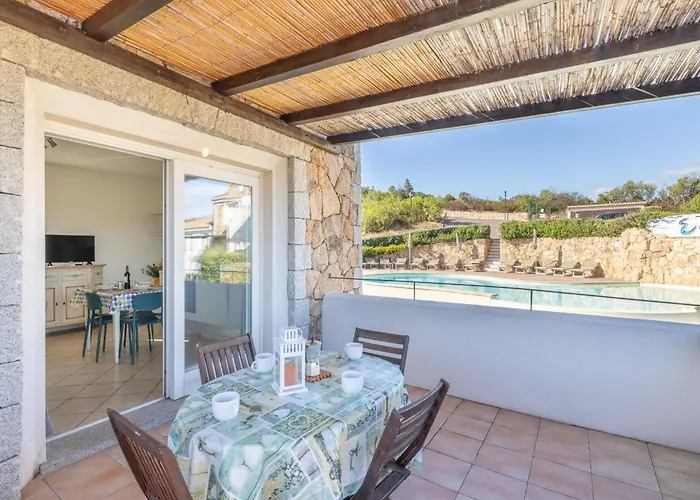 Complex With Pool And Sea View Appartement